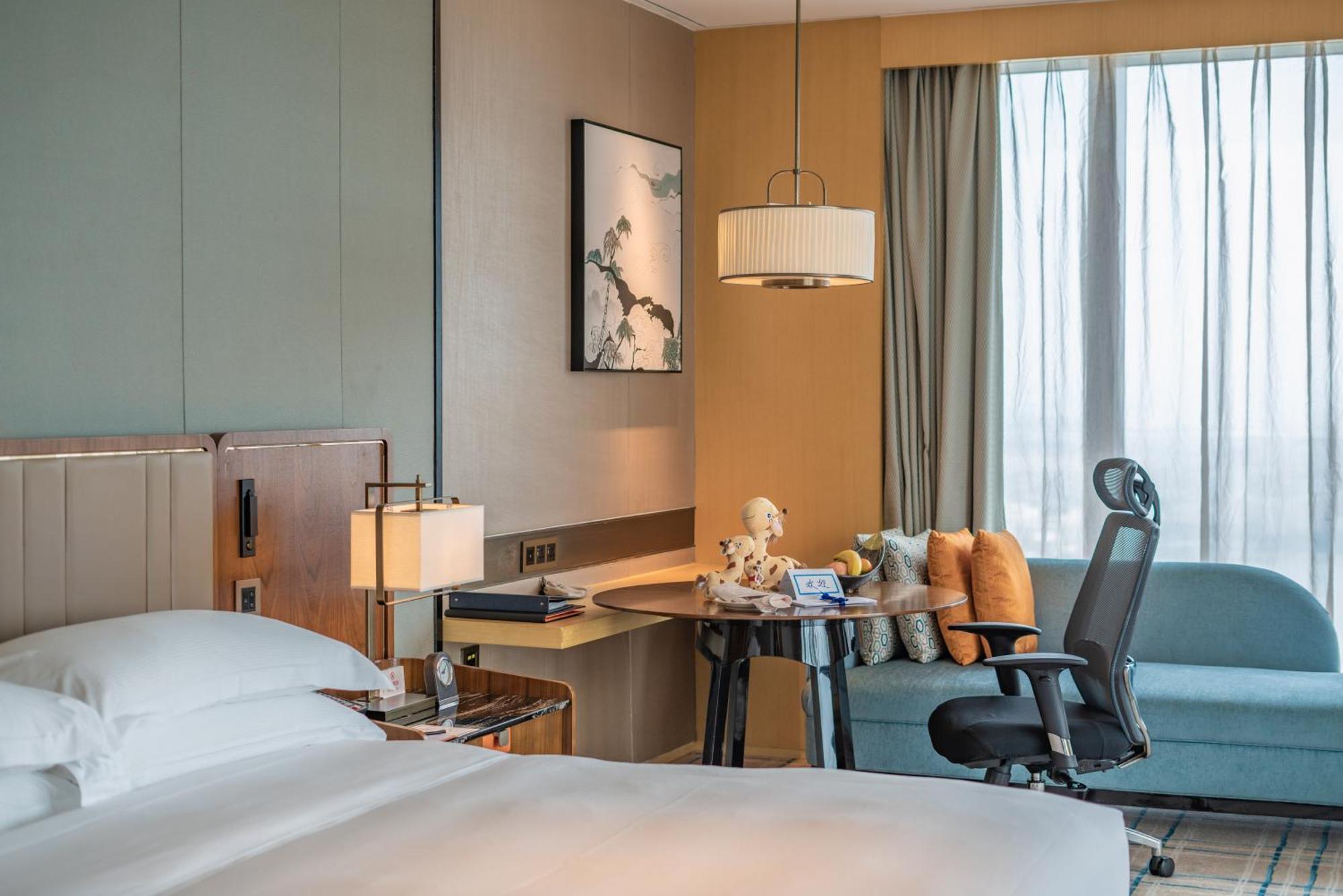 Отель Hilton Fuzhou Фучжоу Экстерьер фото