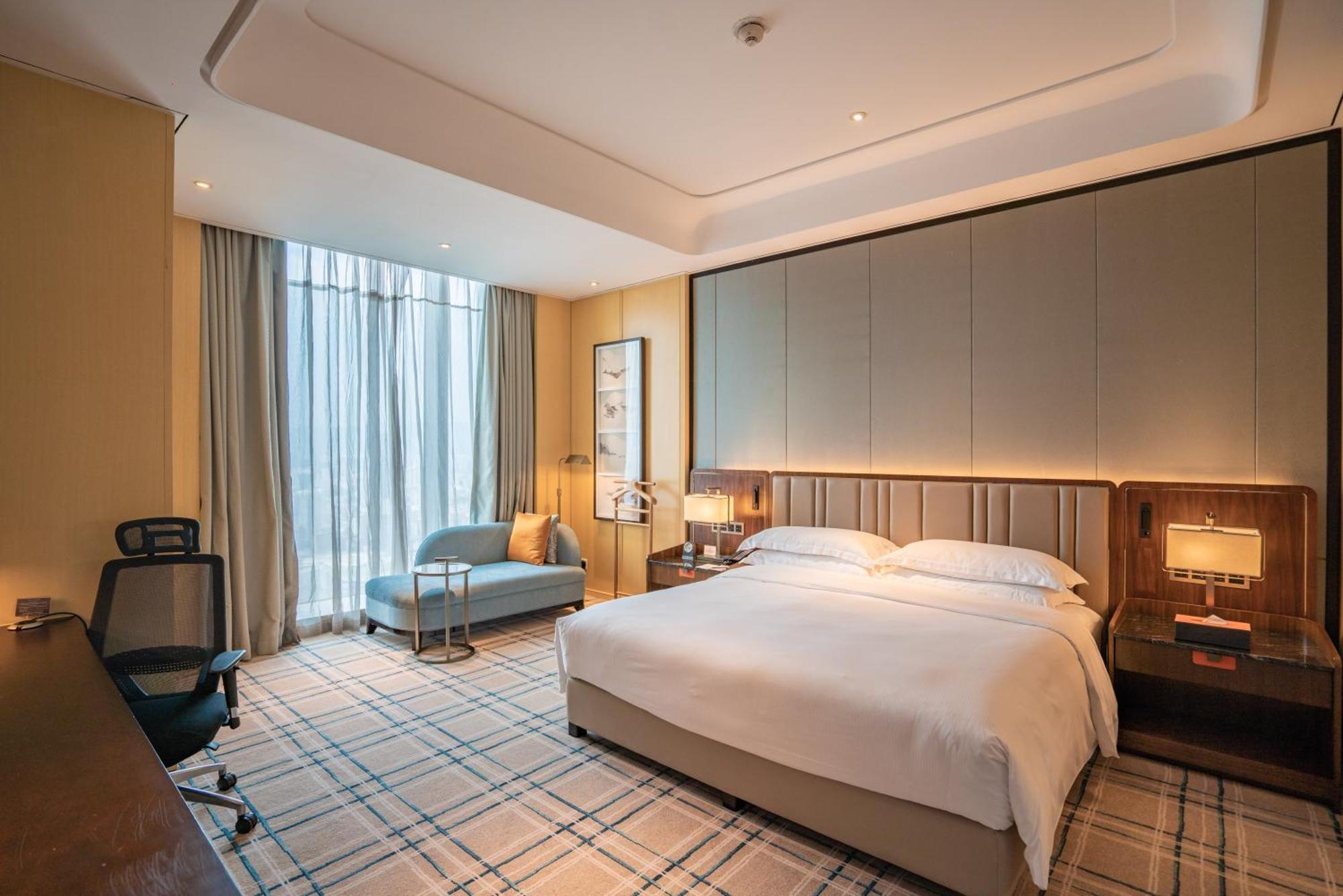 Отель Hilton Fuzhou Фучжоу Экстерьер фото