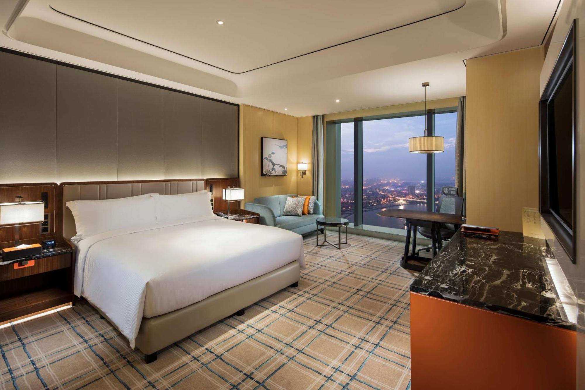 Отель Hilton Fuzhou Фучжоу Экстерьер фото