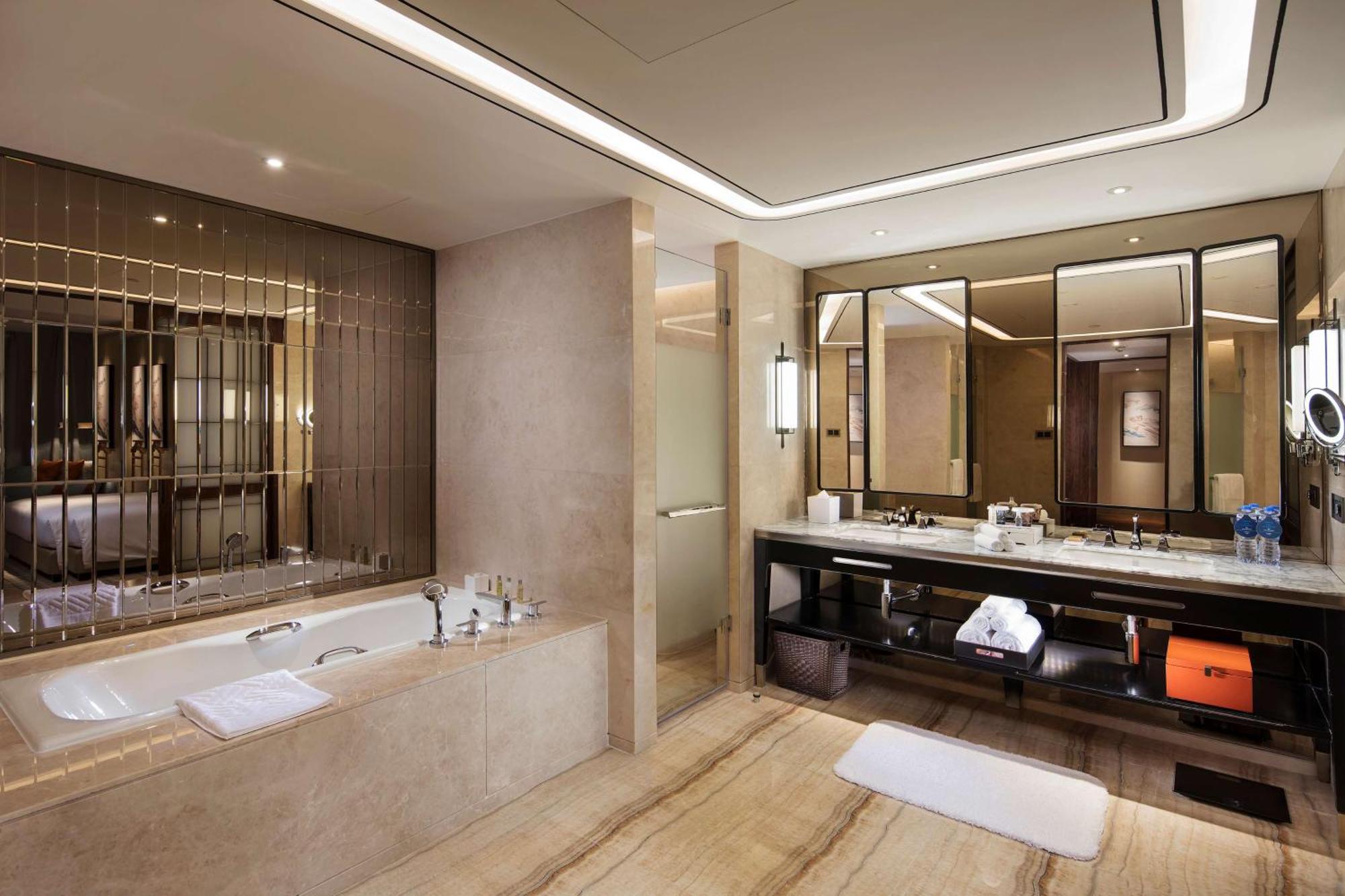 Отель Hilton Fuzhou Фучжоу Экстерьер фото