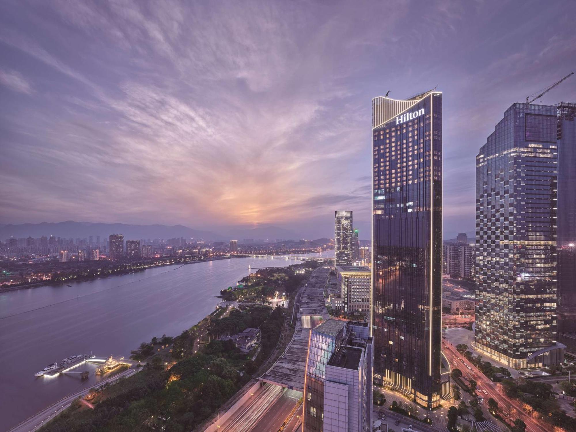 Отель Hilton Fuzhou Фучжоу Экстерьер фото