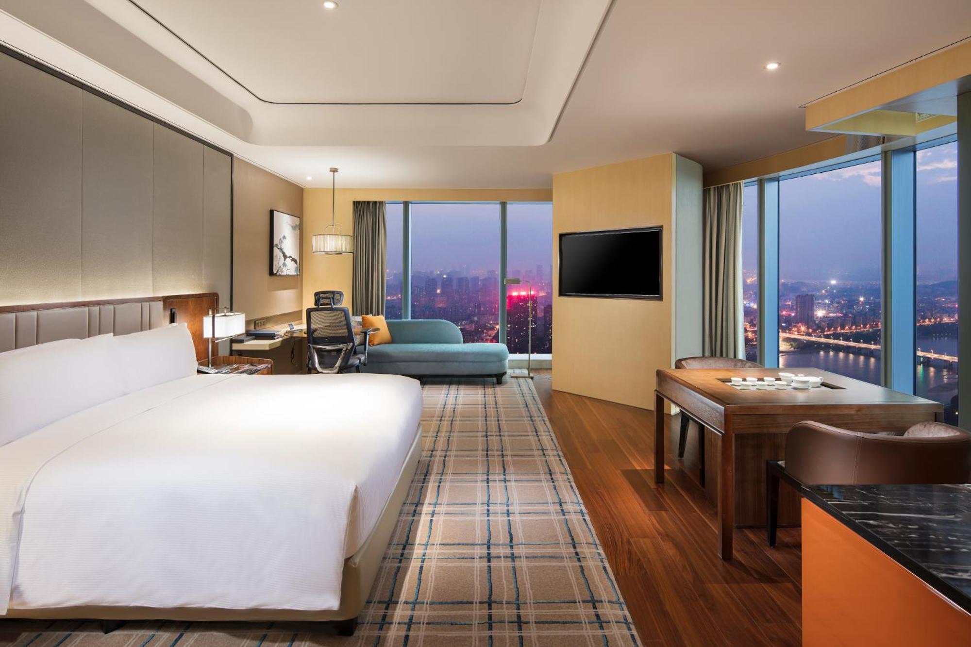 Отель Hilton Fuzhou Фучжоу Экстерьер фото